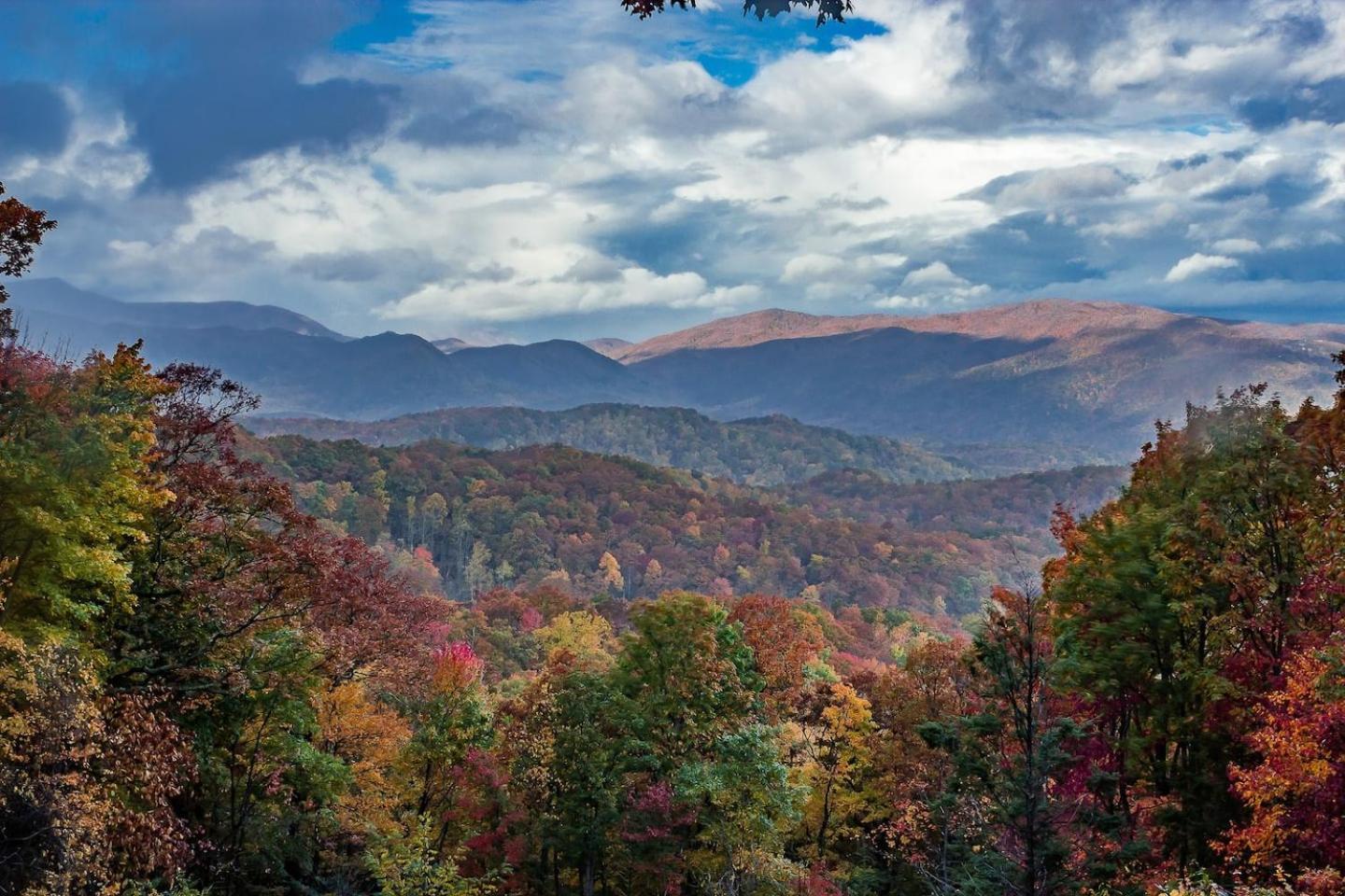 Romantic Mtn Cabin Hot Tub & Jacuzzi Views Villa Sevierville Eksteriør bilde