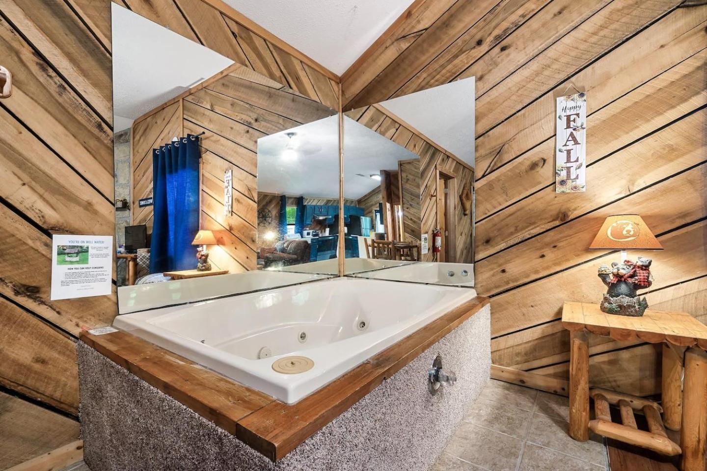 Romantic Mtn Cabin Hot Tub & Jacuzzi Views Villa Sevierville Eksteriør bilde